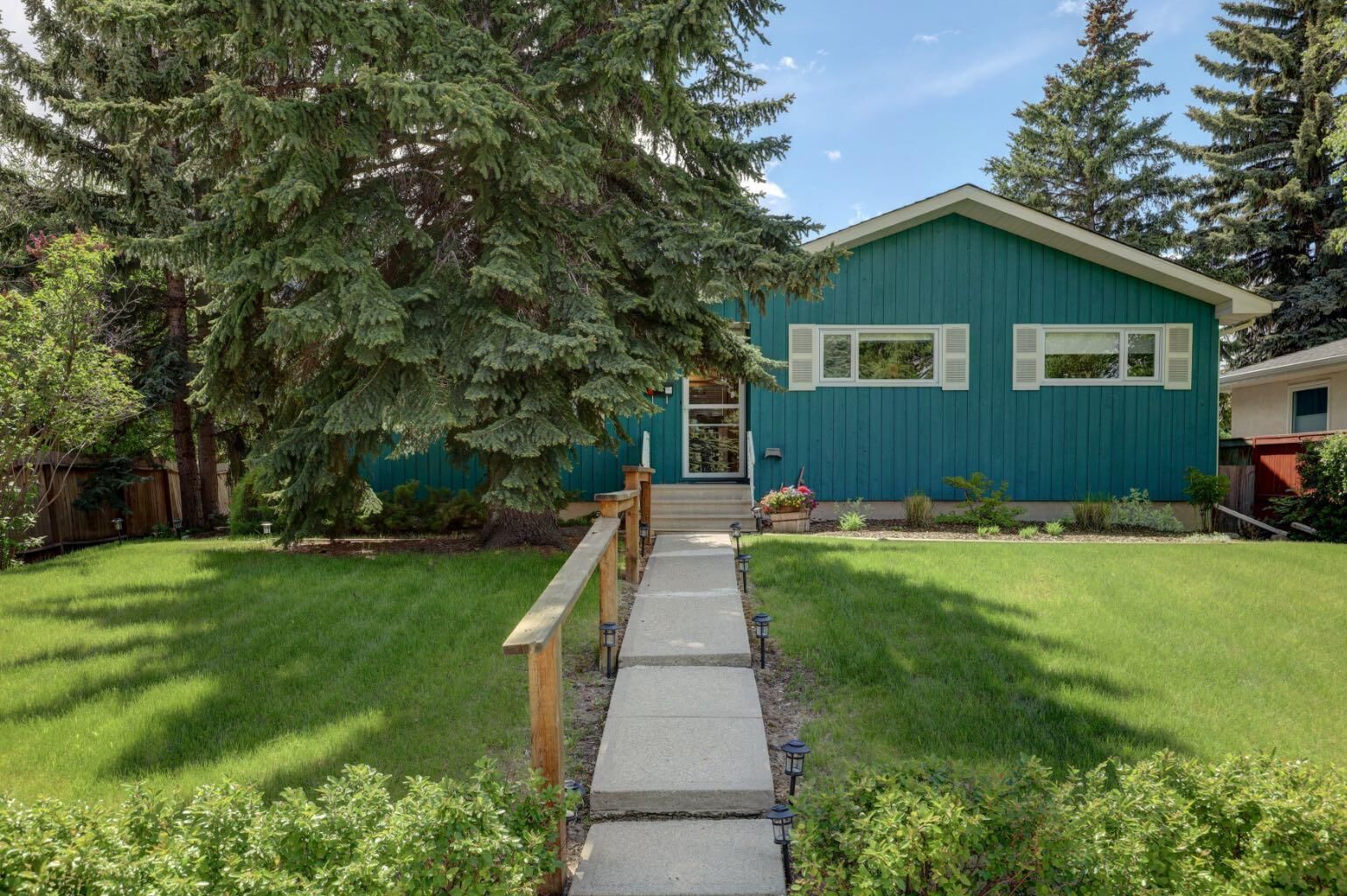 Property Photo: 68 Brown Crescent NW AB T2L 1N5
