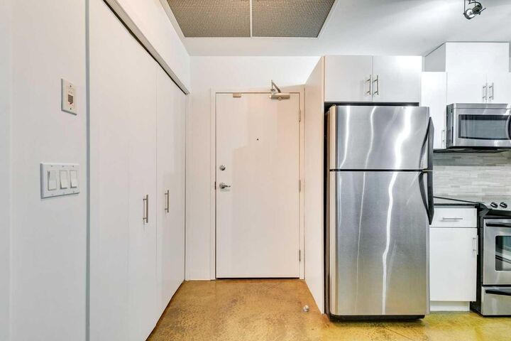 Property Photo:  135 13 Avenue SW 2008  AB T2R 0W8 