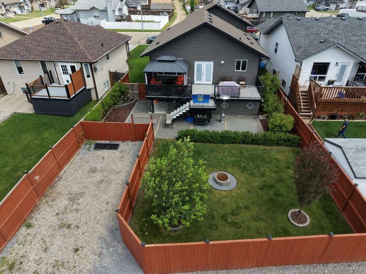 Property Photo: 182 Robinson Avenue AB T0M 1R0