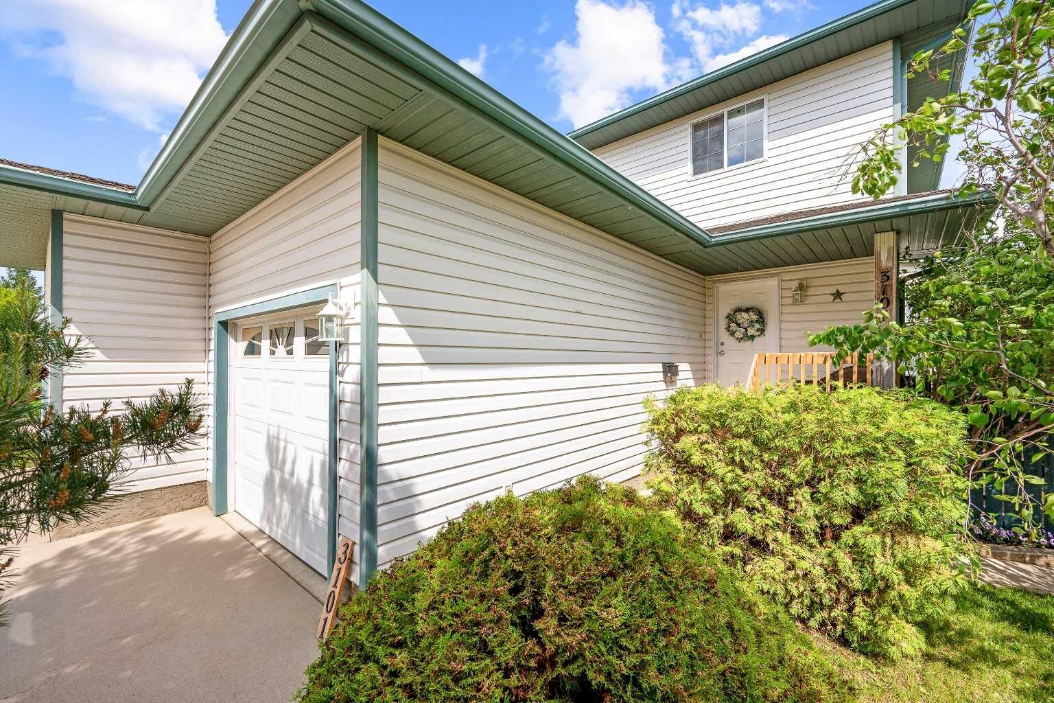Property Photo:  3101 51 Avenue  AB T9V 1H9 