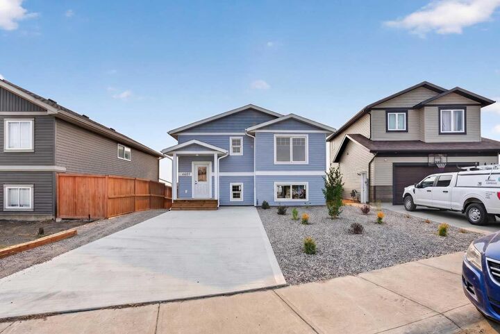 4605 7 Street — photo 1