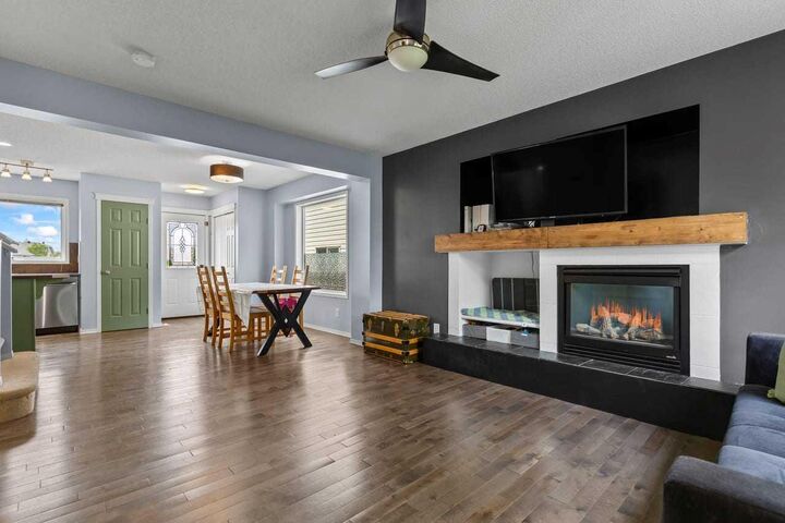 Property Photo:  103 Copperfield Heights SE  AB T2Z 4R5 