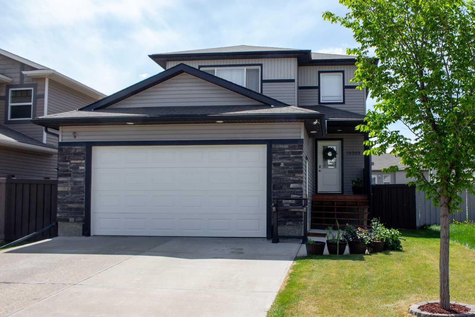 Property Photo: 10305 Royal Oaks Drive AB T8V 2R1