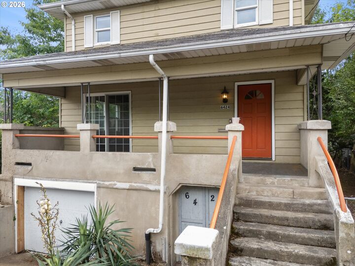 Property Photo: 6424 NE Hassalo St OR 97213