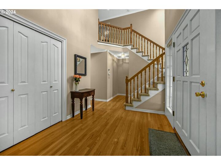 Property Photo: 6044 SW Knightsbridge Dr OR 97219