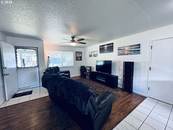 Property Photo: 303 N Hwy 101 OR 97138