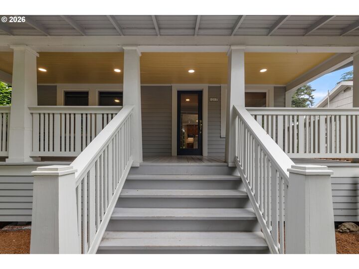 Property Photo: 1217 SW Spring Garden St OR 97219