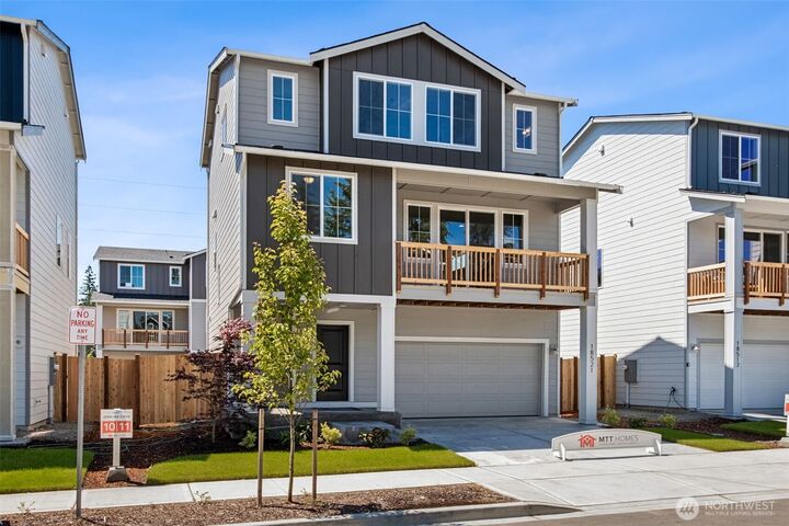 Property Photo: 18510 SE 271st Place WA 98042