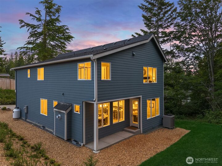 Property Photo: 9022 53rd Avenue W WA 98275