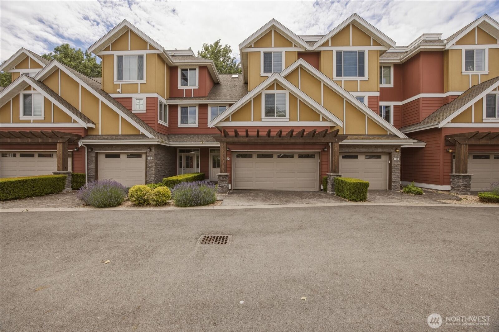 Property Photo: 30 Sandalia Court 30 WA 98844