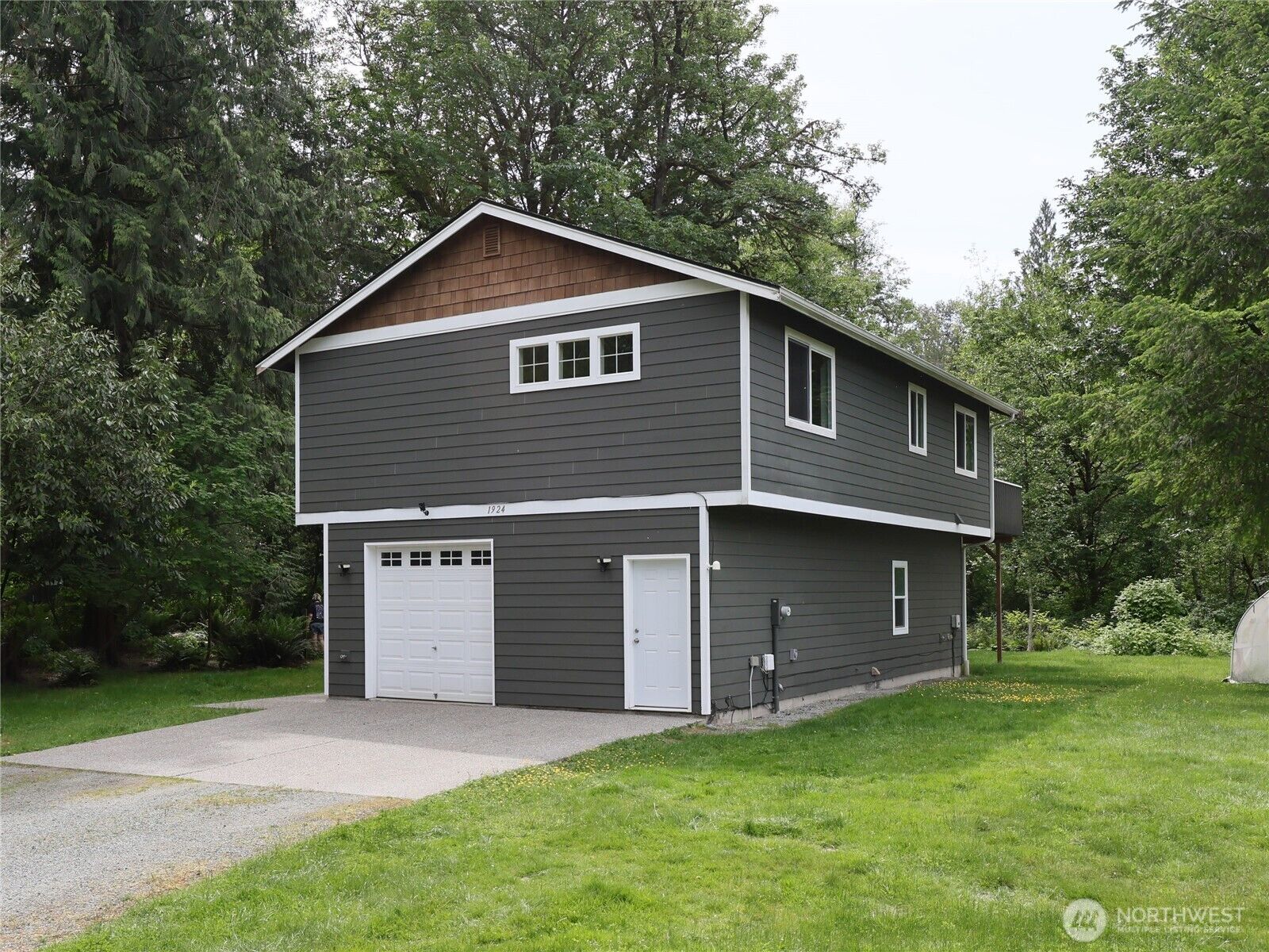 Property Photo: 1924 1924 & 1912 238th Avenue NE WA 98252
