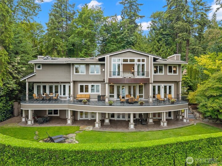 Property Photo: 6434 E Mercer Way WA 98040