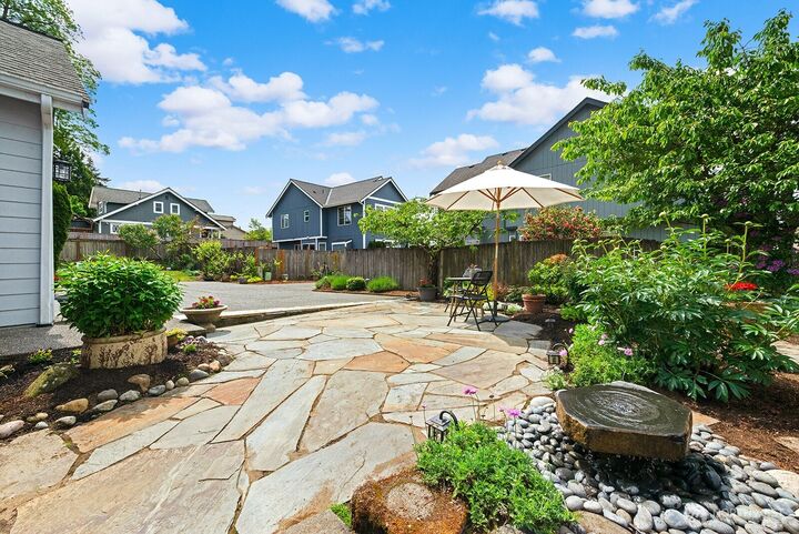 Property Photo:  1706 NE 27th Place  WA 98056 