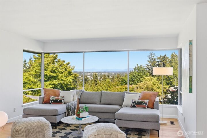 Property Photo:  16532  34th Avenue NE  WA 98155 