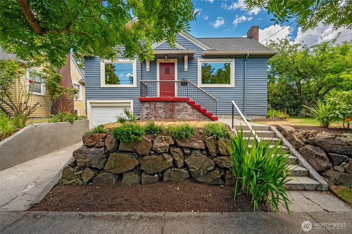 Property Photo: 2562 6th Avenue W WA 98119