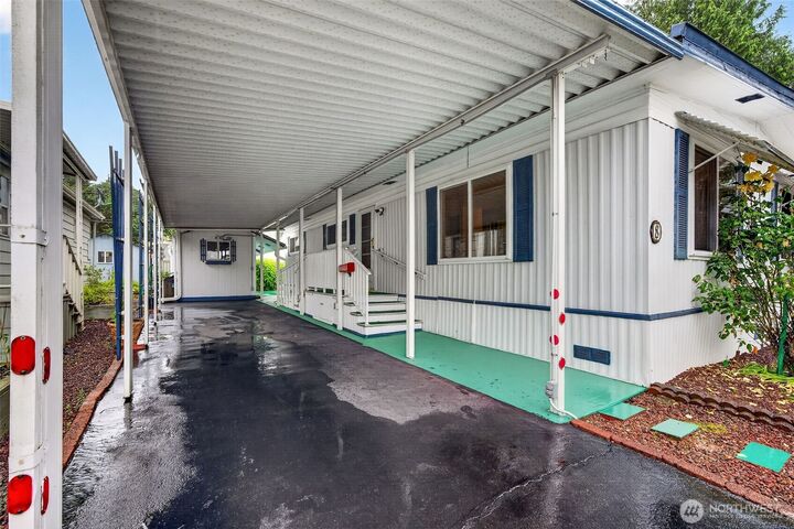 Property Photo: 1316 91st Avenue SE 8 WA 98258