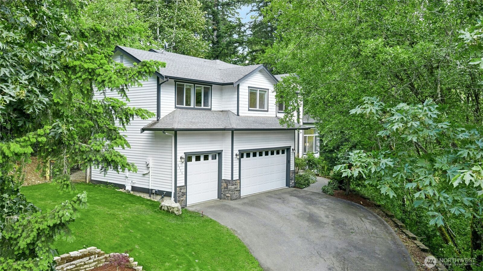 Property Photo: 6326 247th Avenue NE WA 98053