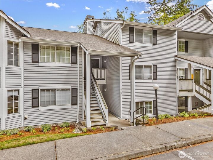 Property Photo: 23313 Cedar Way N101 WA 98043
