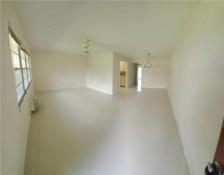 Property Photo: 251 SW 134th Way 109M FL 33027