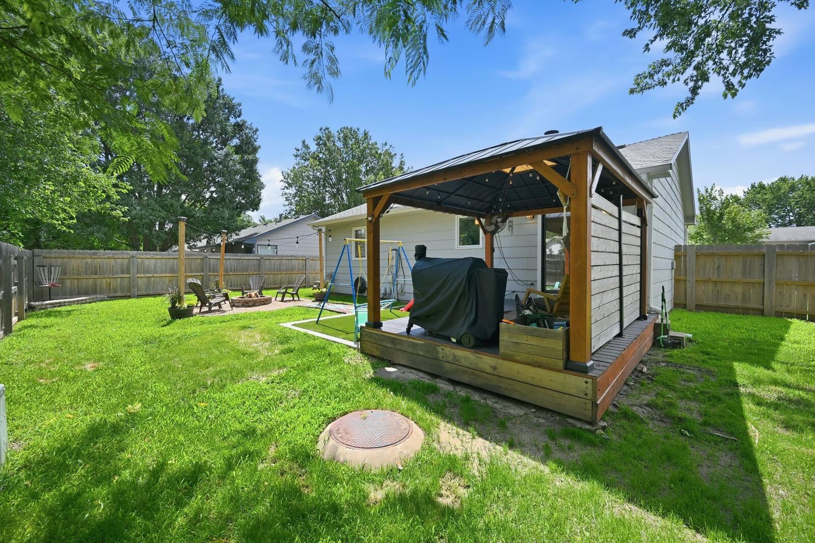 Property Photo:  11814 W Jamesburg St  KS 67212-6457 