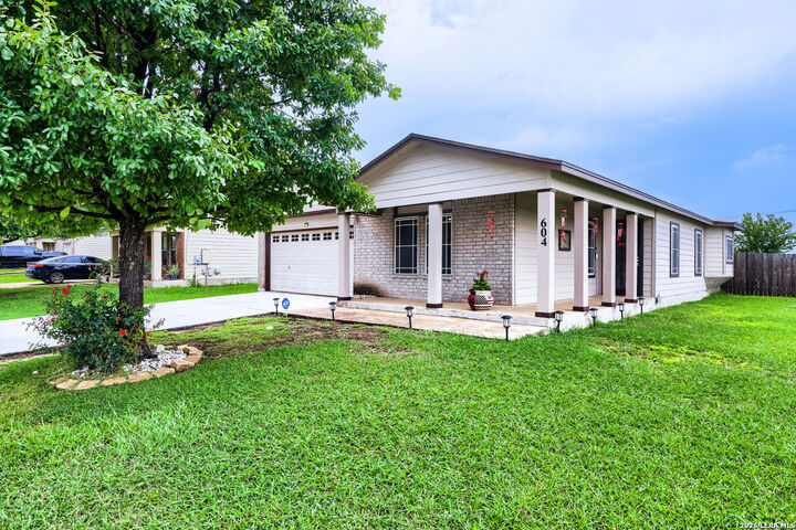 Property Photo: 604 Northern Lights Dr TX 78130