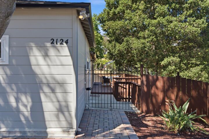 Property Photo:  2124 Forest Avenue  CA 94002 