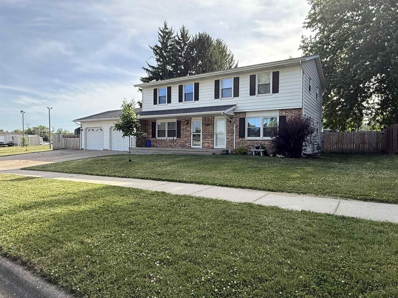Property Photo: 201-203 N Marion Avenue WI 53548