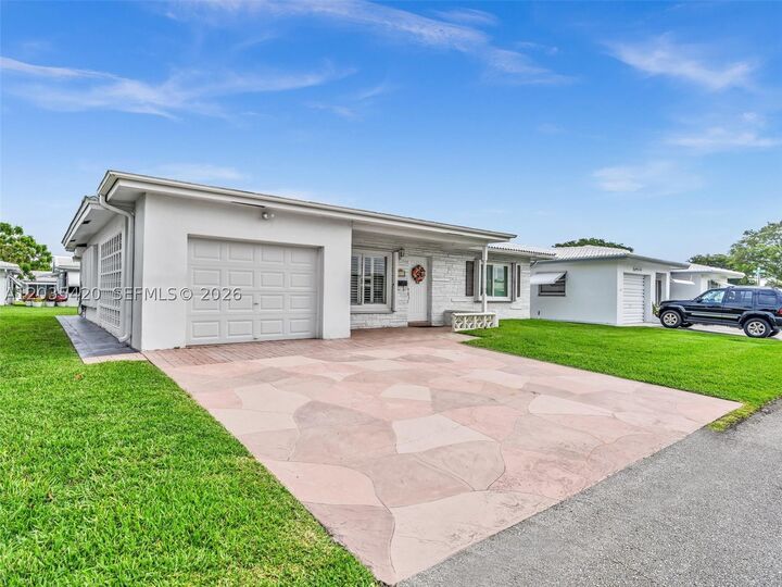 Property Photo: 8511 NW 59th Ct FL 33321