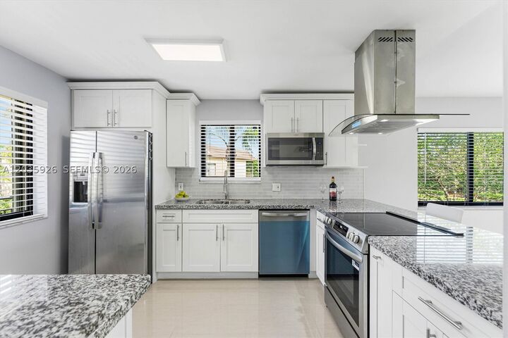 Property Photo: 16451 Blatt Blvd 201 FL 33326
