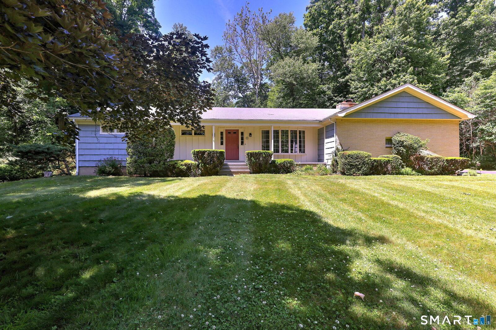 Property Photo:  8 Mayflower Road  CT 06851 