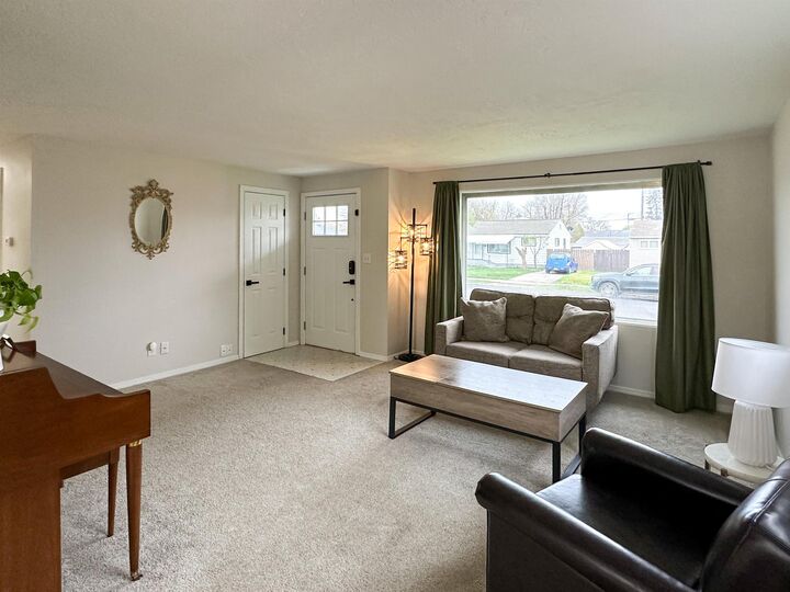 Property Photo: 611 E Joseph Ave WA 99208