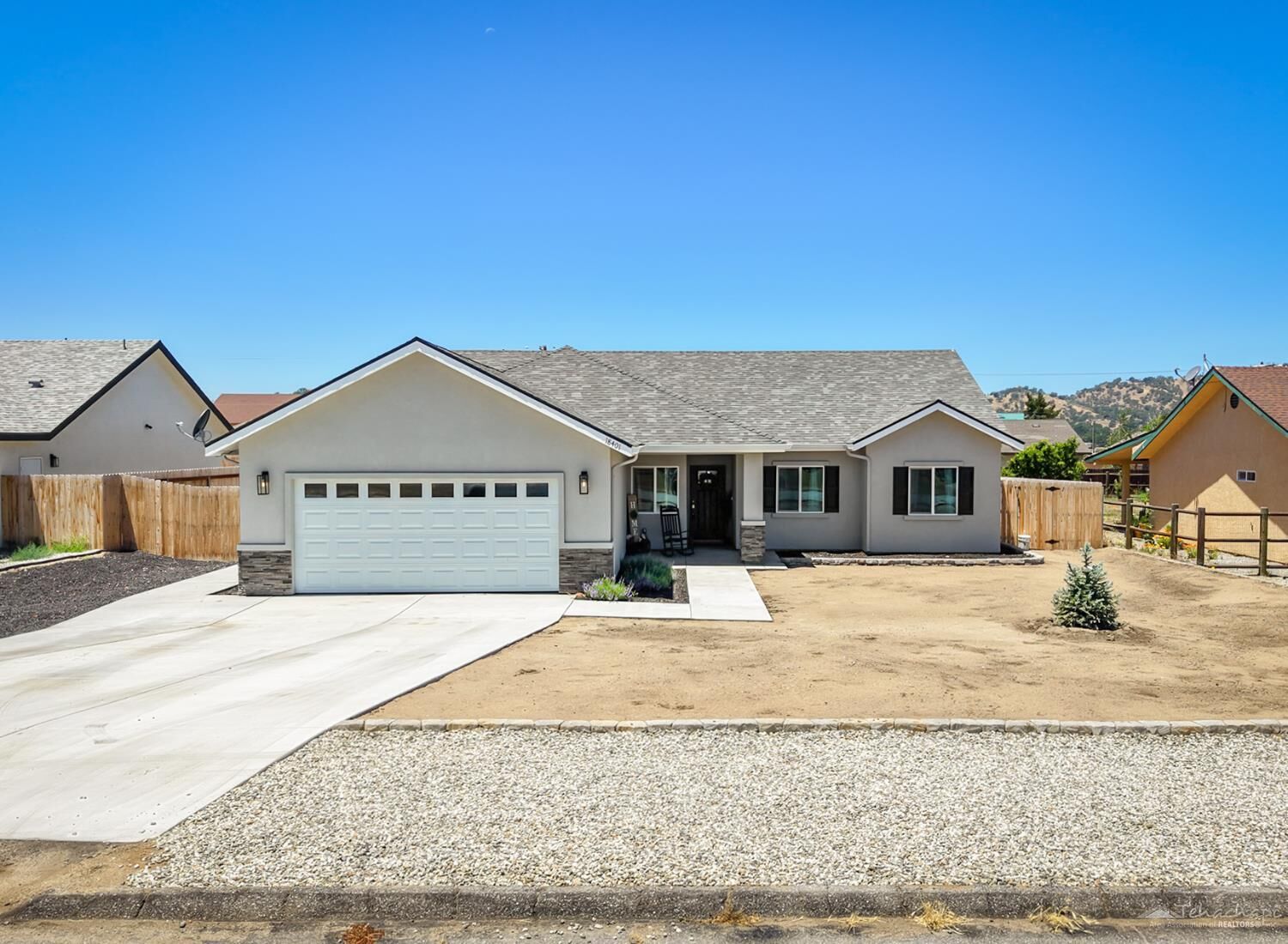 Property Photo: 18401 Ghost Town Street CA 93561