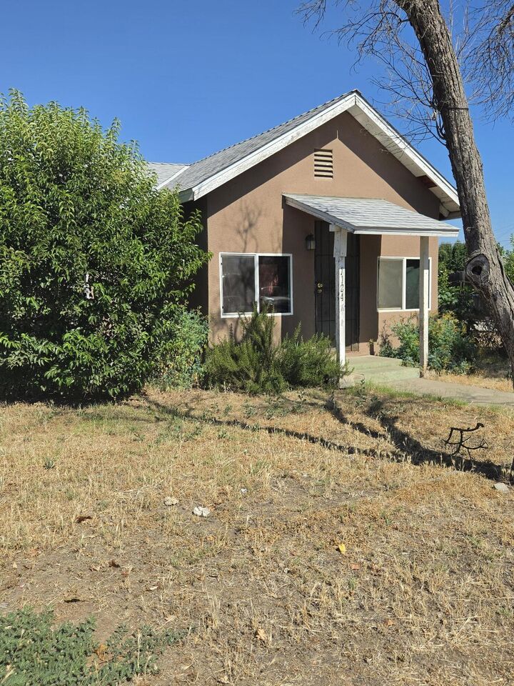 Property Photo:  1124 S 1st Avenue  CA 93618 