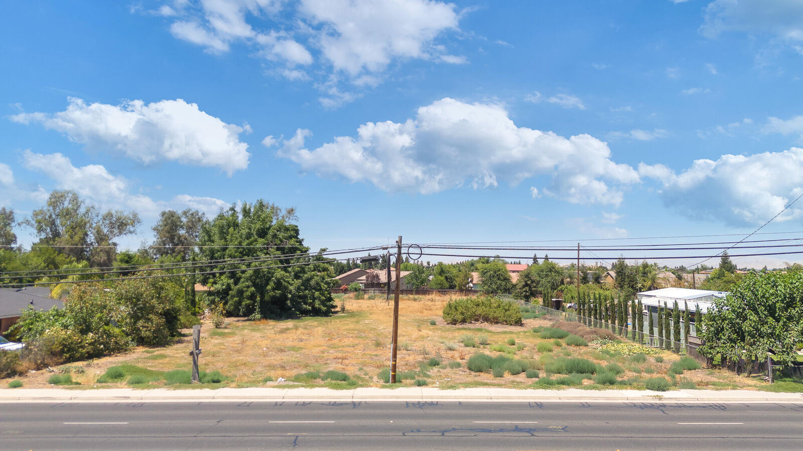 Property Photo: 2296 W Henderson Avenue CA 93257