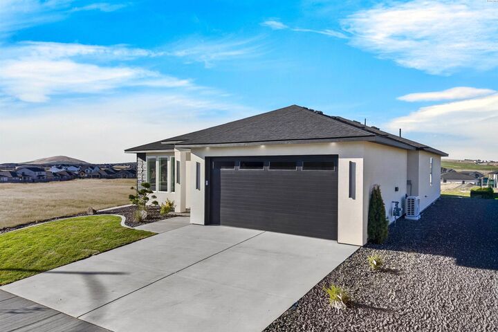 Property Photo:  3556 Nuthatch St  WA 99352 