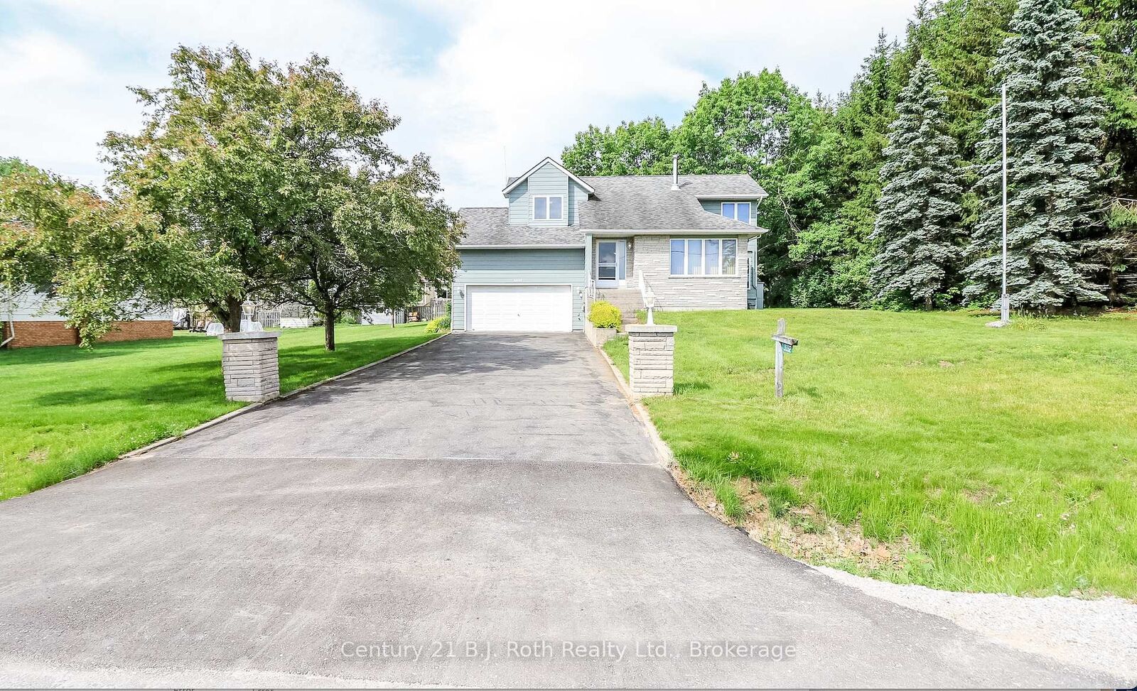 Property Photo:  3332 Grayshott Drive  ON L3V 0Y4 