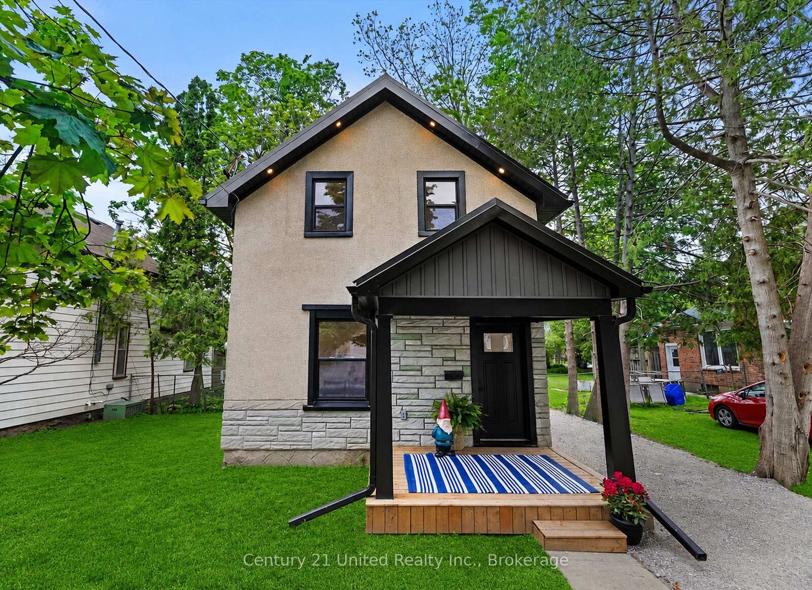 Property Photo: 633 Rogers Street ON K9H 1X9