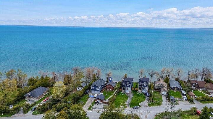 17 Stanley Avenue — photo 1