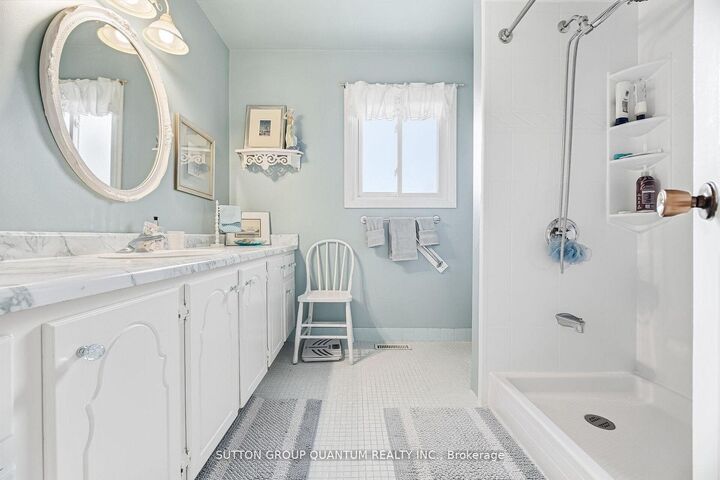 Property Photo: 1511 Ifield Road ON L5H 3V8
