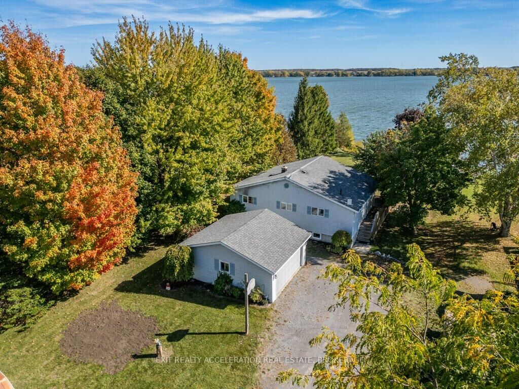 Property Photo: 122 Bayview Drive ON K7R 3K8