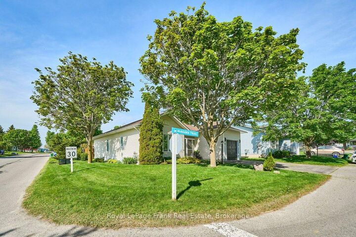 Property Photo: 40 Niagara Trail ON L1B 1L6