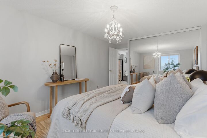 Property Photo: 6720 Glen Erin Drive 312 ON L5N 3K8
