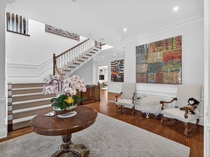 Property Photo: 3 Vernham Court ON M2L 2B3