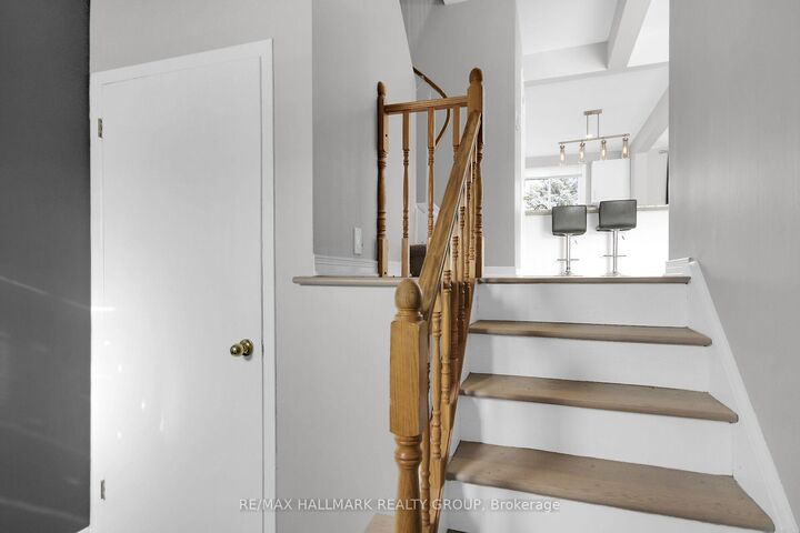 Property Photo:  13 Coolspring Crescent  ON K2E 7M7 