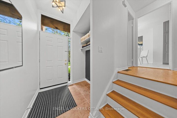Property Photo: 34 Viewpointe Private ON K1V 1M5