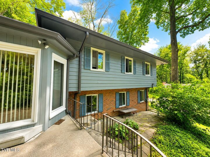 Property Photo:  301 Hillside Road  TN 37601 