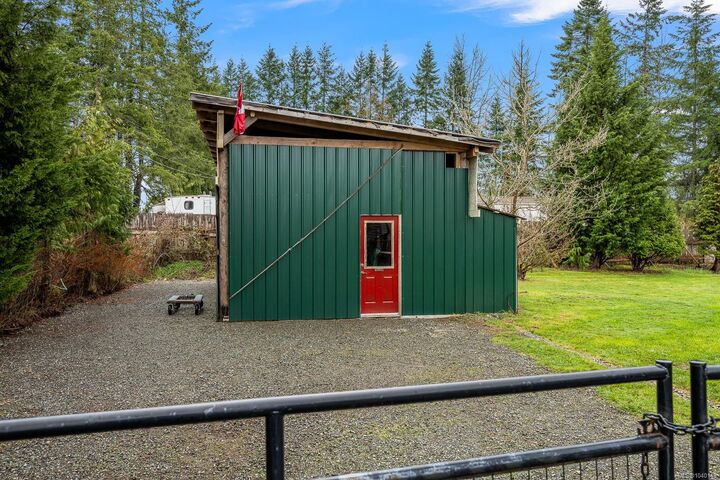 Property Photo: 5733 Island Hwy N BC V9J 1T3