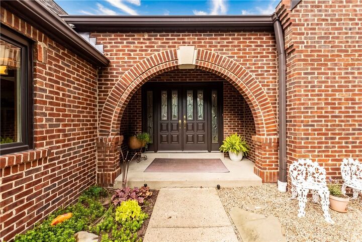 Property Photo: 4191 Rothschild Ct PA 15101