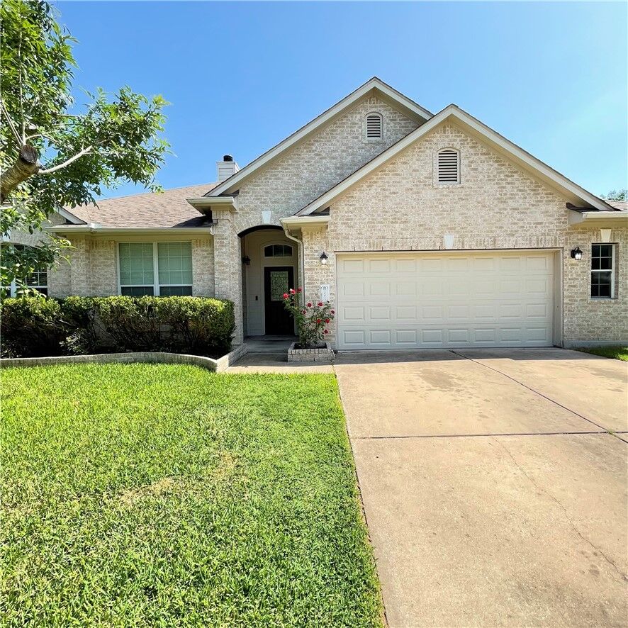 Property Photo: 20013 Crane Creek Loop TX 78660