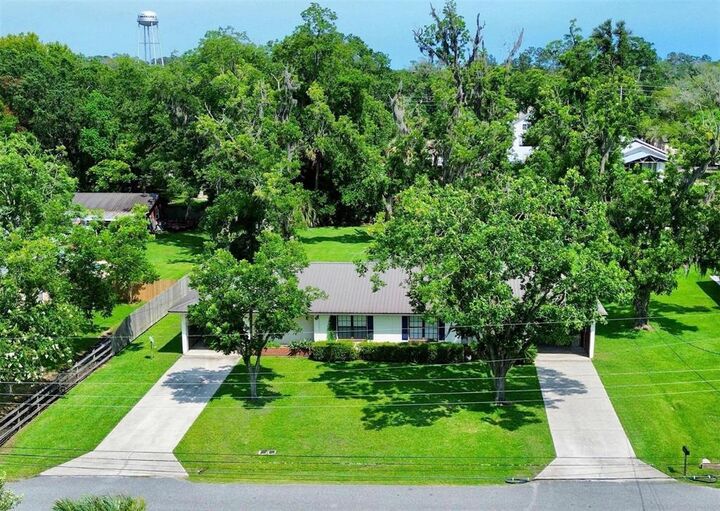 Property Photo: 45388 Dixie Avenue FL 32011
